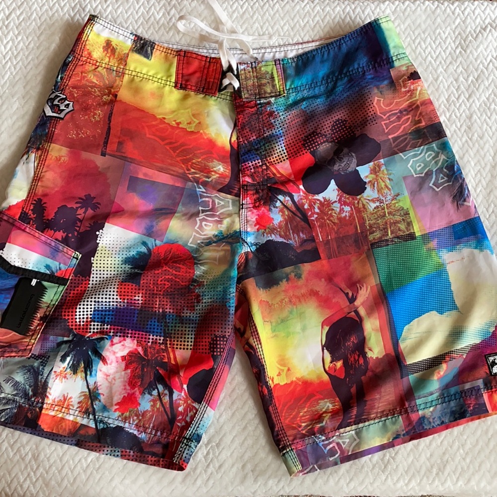 Billabong Men's Colorful Graphic Tie Waist Surf Board Shorts Size 38 & Wax Comb